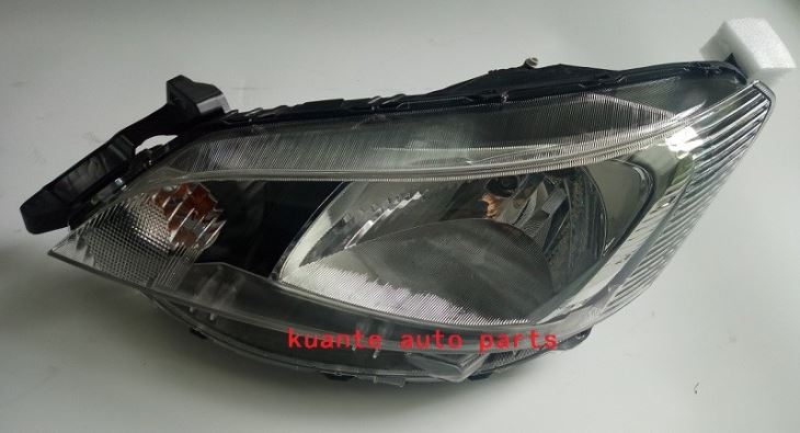 Car Head Lamp For Nissan NV200 2010-2015 26060-jx30a 26010-jx30a